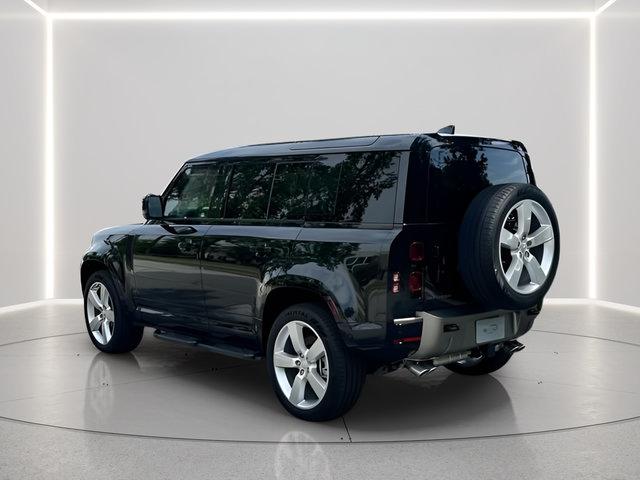 Certified 2025 Land Rover Defender 110 X-Dynamic SE AWD/4WD image 3