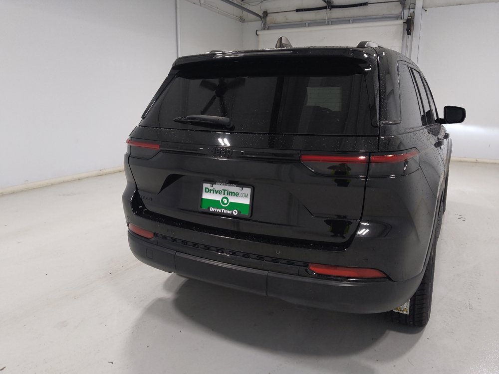 Used 2023 Jeep Grand Cherokee Altitude AWD/4WD image 7