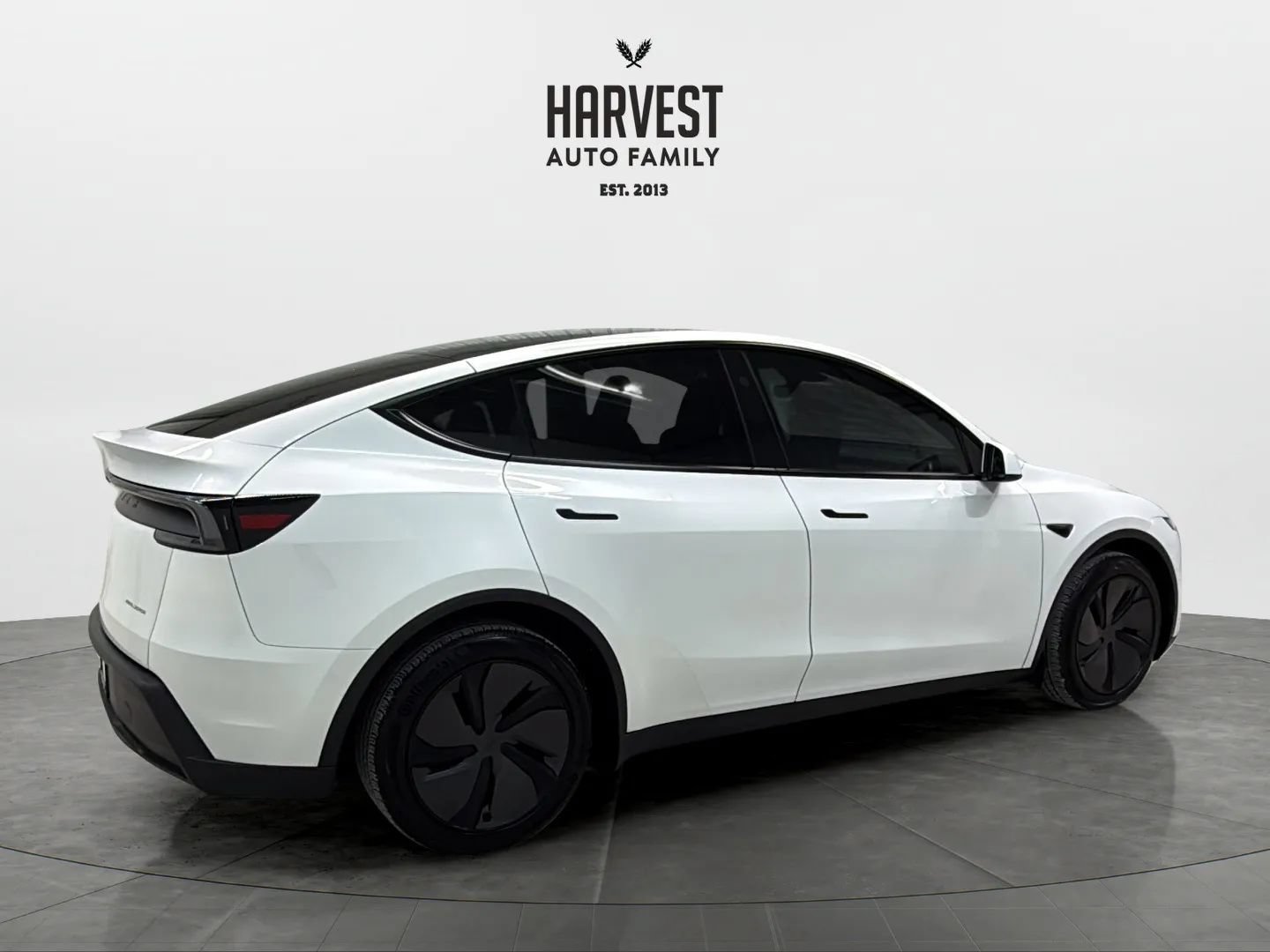 Used 2026 Tesla Model Y AWD image 7