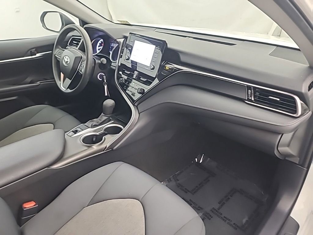 Used 2021 Toyota Camry LE image 14