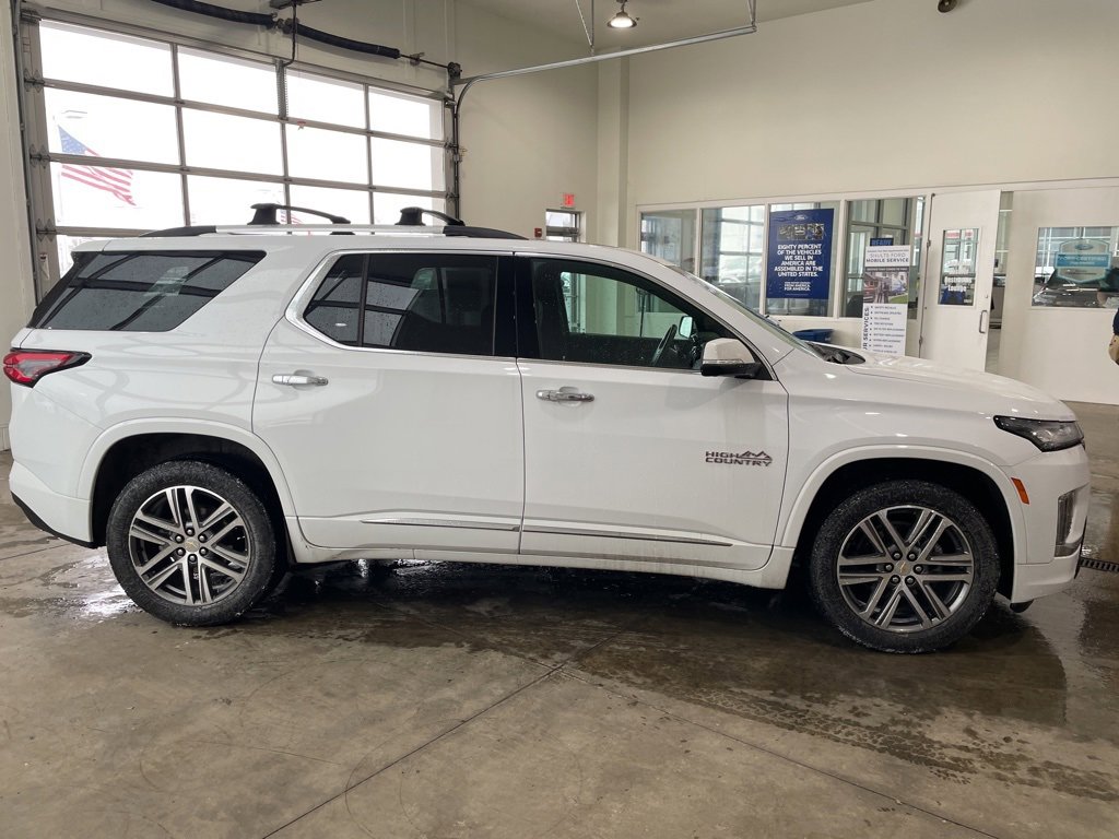 Used 2023 Chevrolet Traverse High Country image 4