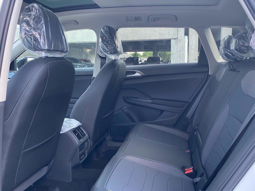 New 2026 Volkswagen Taos SE AWD/4WD image 9