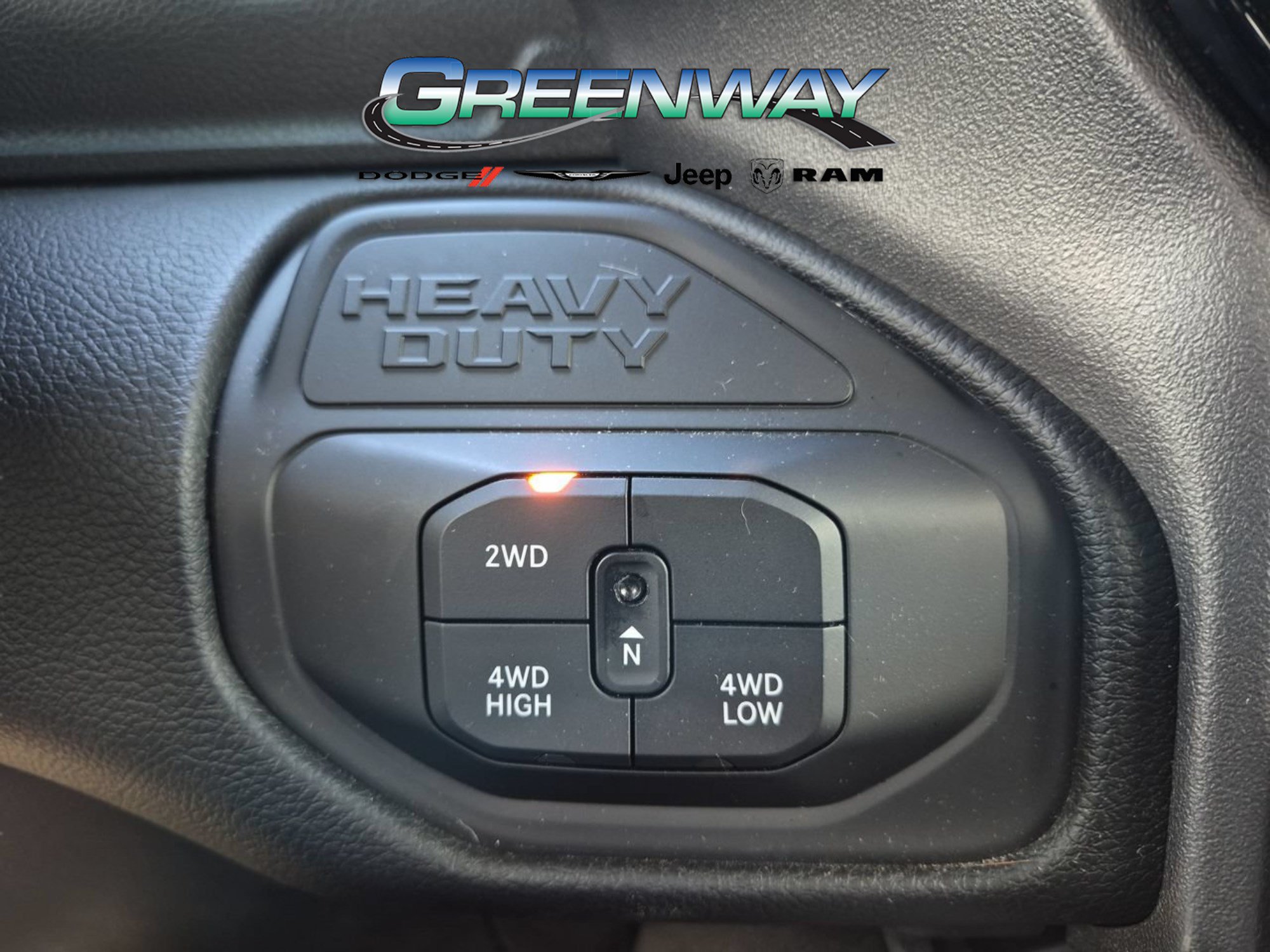 Used 2025 RAM 3500 Laramie AWD/4WD image 21