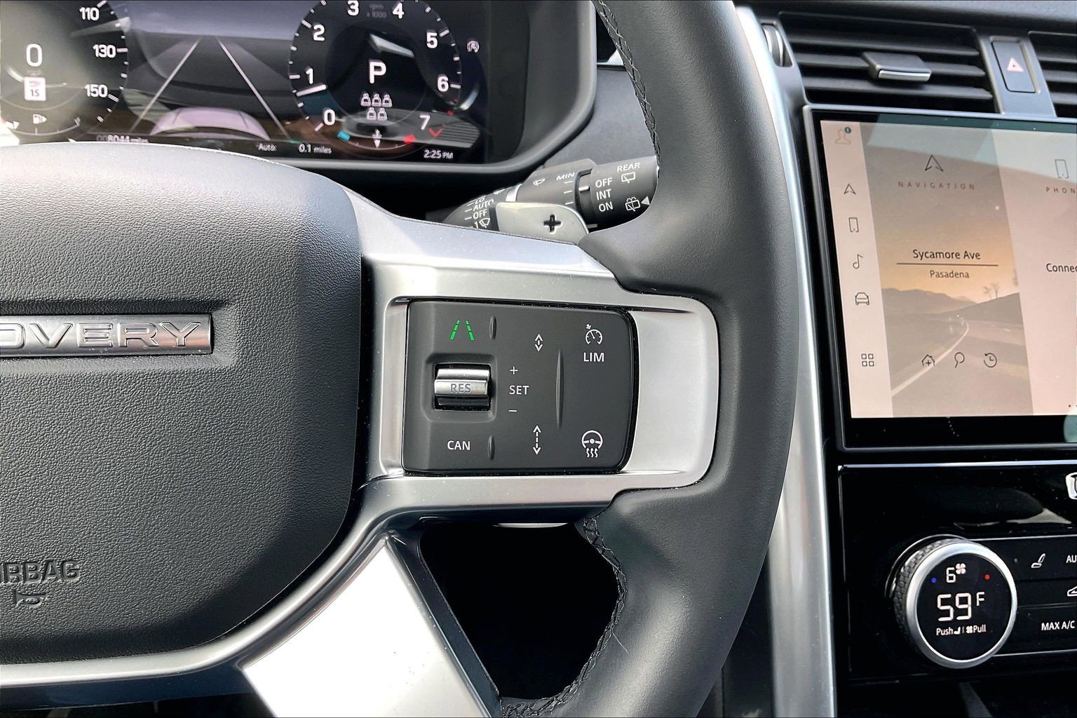 Certified 2025 Land Rover Discovery S AWD/4WD image 23