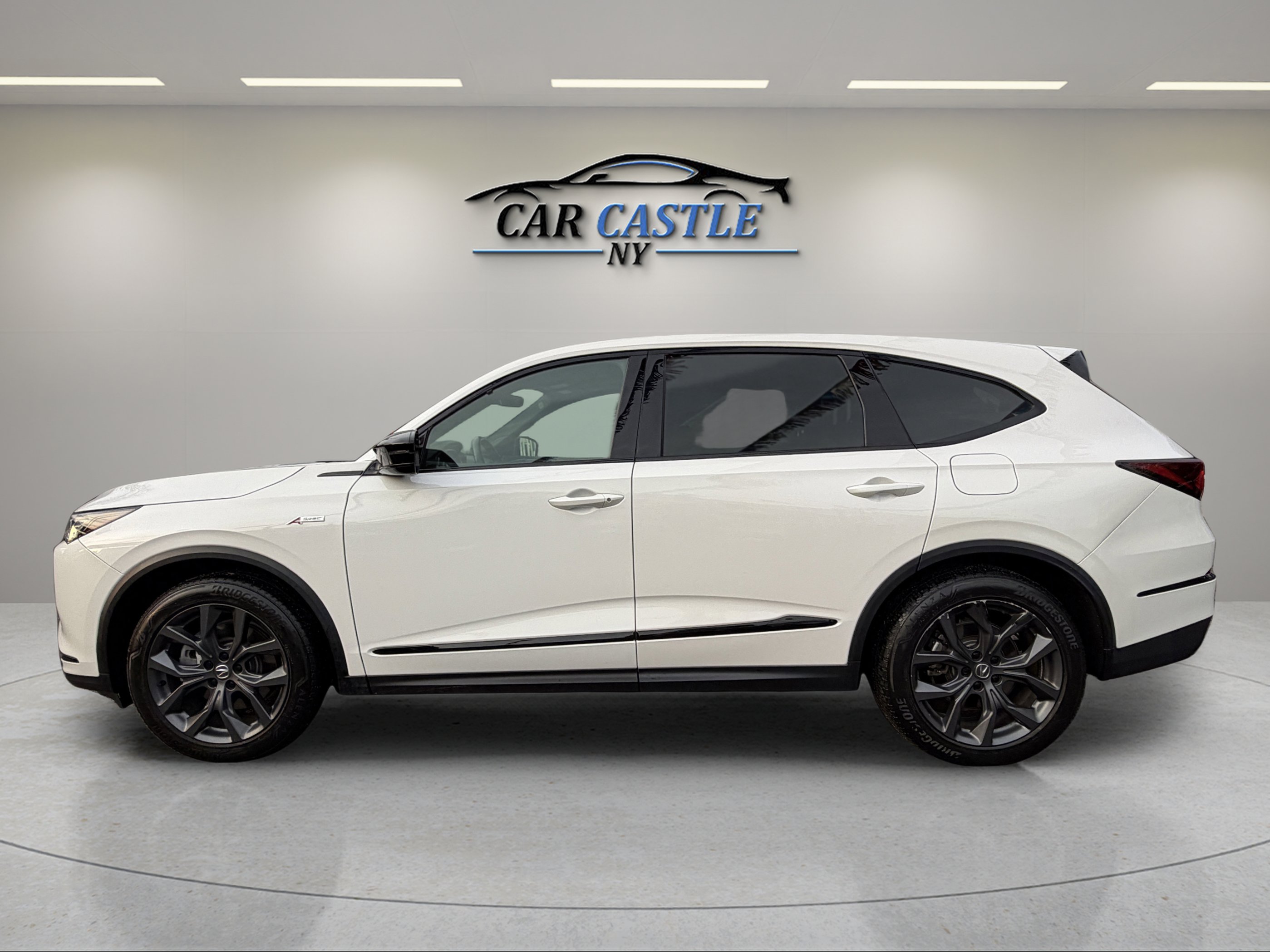 Used 2023 Acura MDX A-Spec image 13