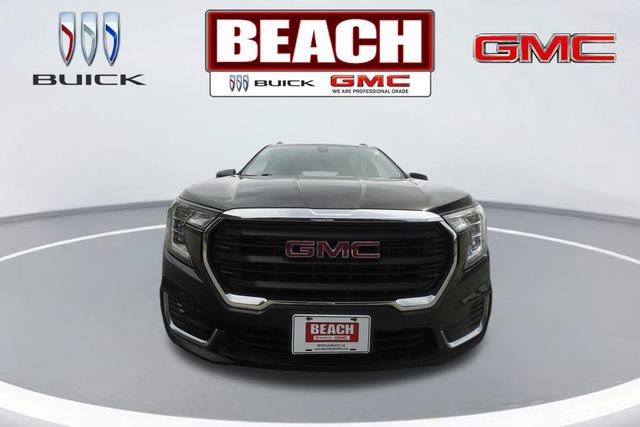 Used 2023 GMC Terrain SLE w/ Driver Convenience Package FWD image 8