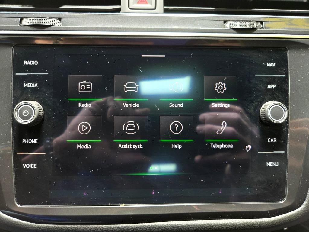 Used 2022 Volkswagen Tiguan SEL R-Line AWD/4WD image 23
