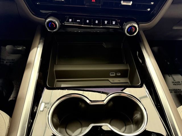 New 2026 Chevrolet Suburban LS w/ LPO, Dark Essentials Package image 39