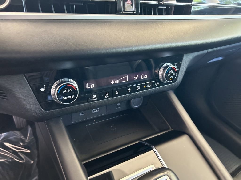 Used 2024 Mitsubishi Outlander SE AWD/4WD image 45