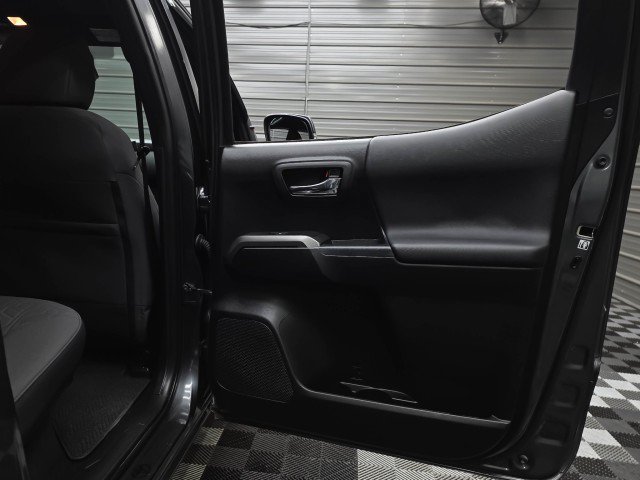 Used 2019 Toyota Tacoma TRD Sport w/ Technology Package AWD/4WD image 36