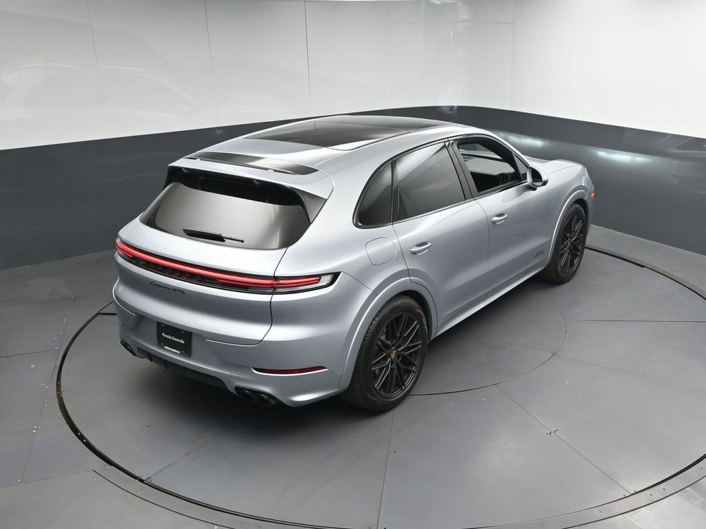 Certified 2025 Porsche Cayenne GTS AWD/4WD image 37