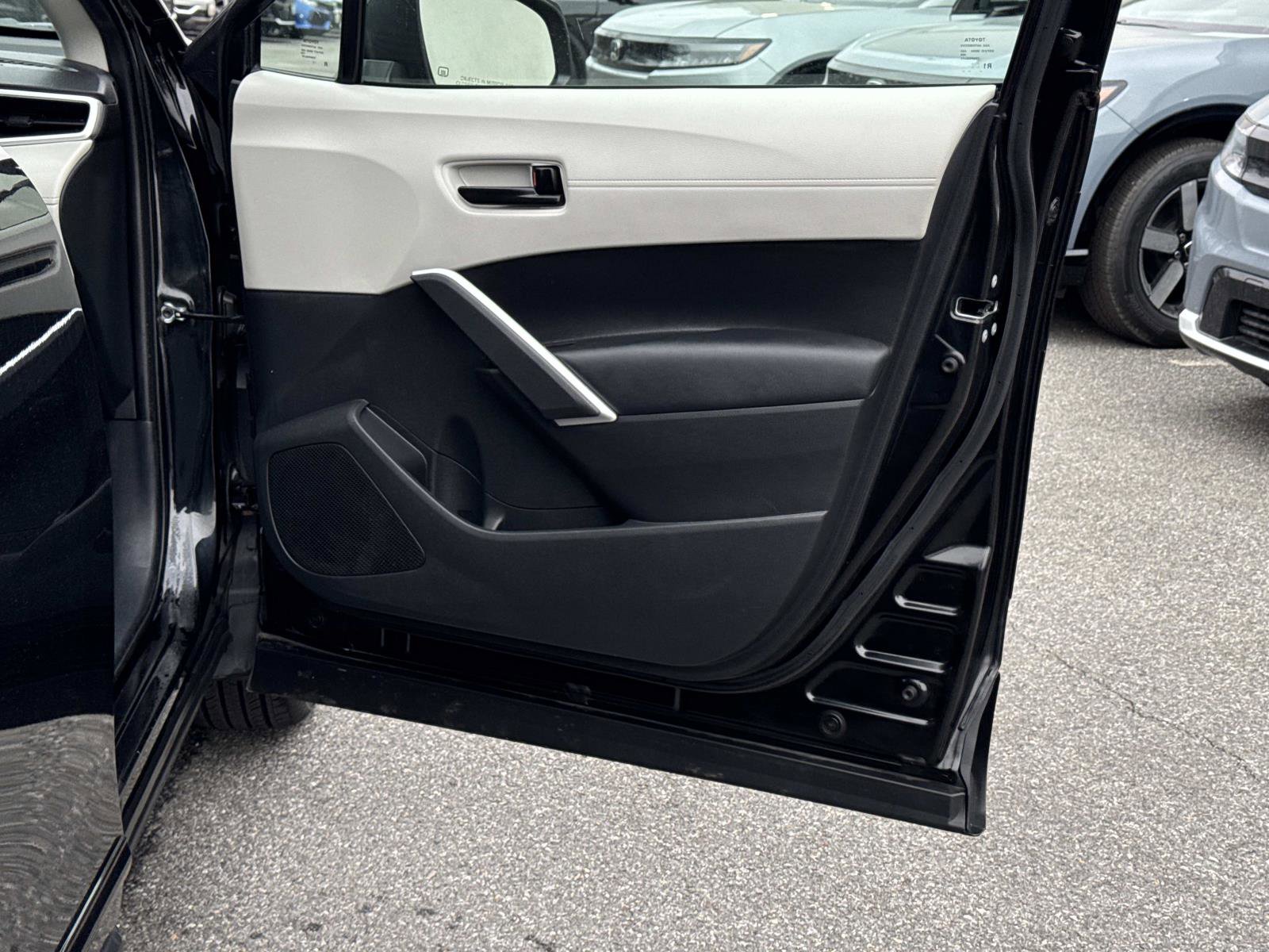 Used 2023 Toyota Corolla Cross L image 14