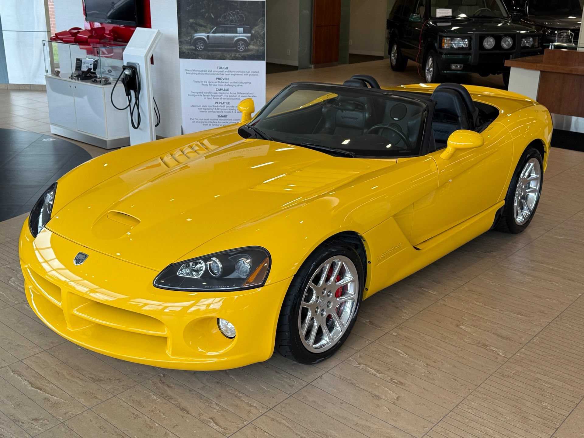 Used 2005 Dodge Viper SRT-10 RWD image 4