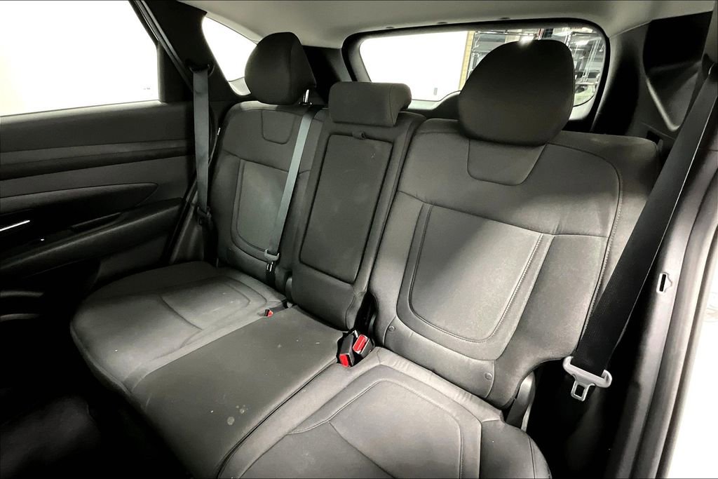 Used 2025 Hyundai Tucson SE image 34