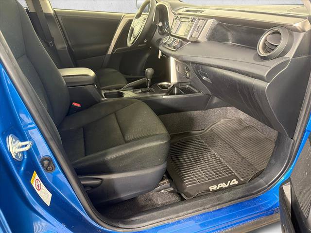 Used 2018 Toyota RAV4 LE AWD/4WD image 13