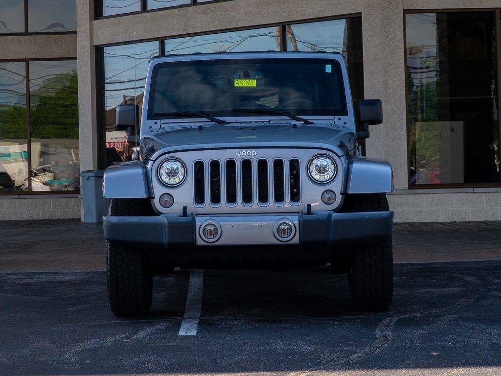 Used 2018 Jeep Wrangler Unlimited Sahara AWD/4WD image 7