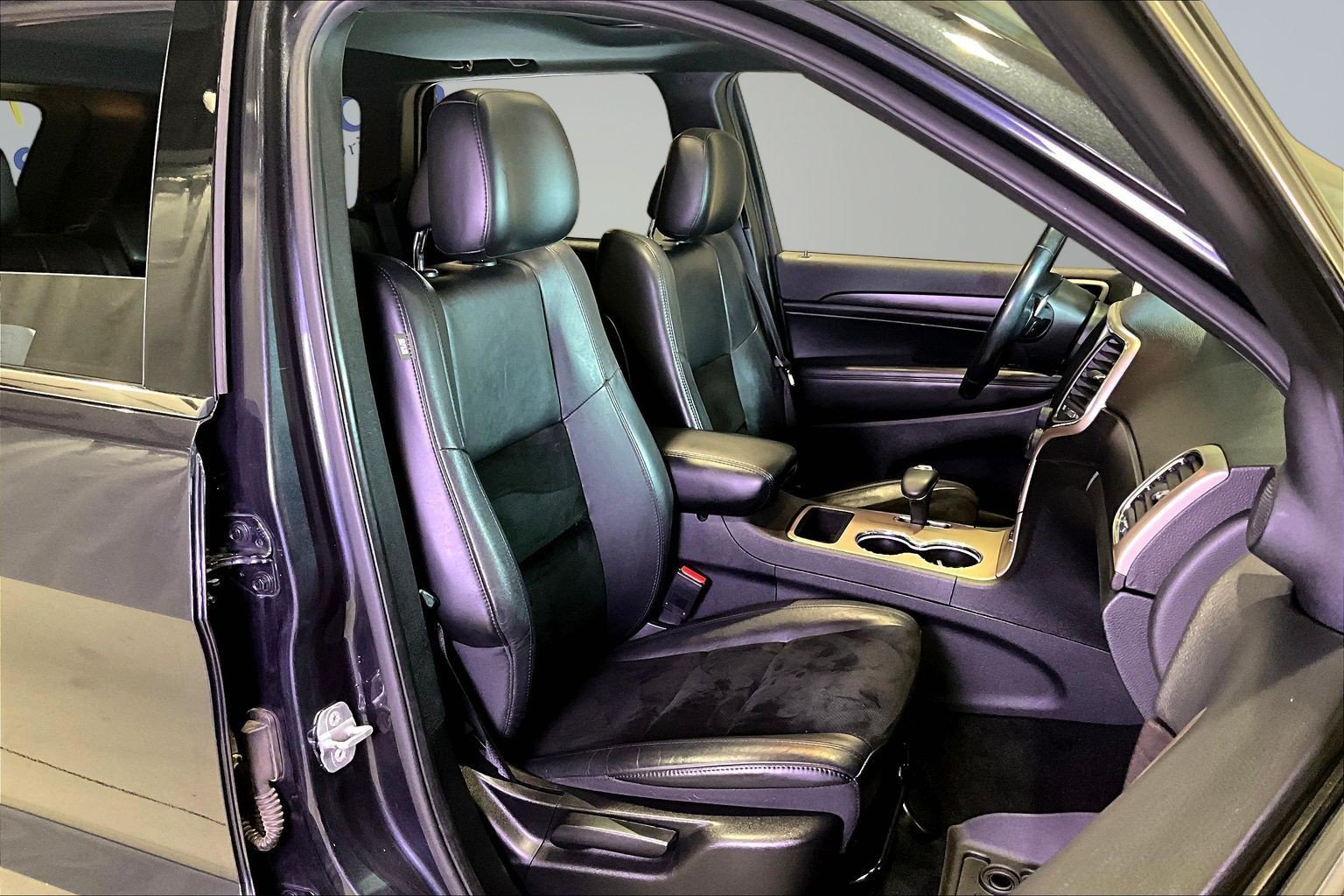 Used 2014 Jeep Grand Cherokee Altitude AWD/4WD image 27