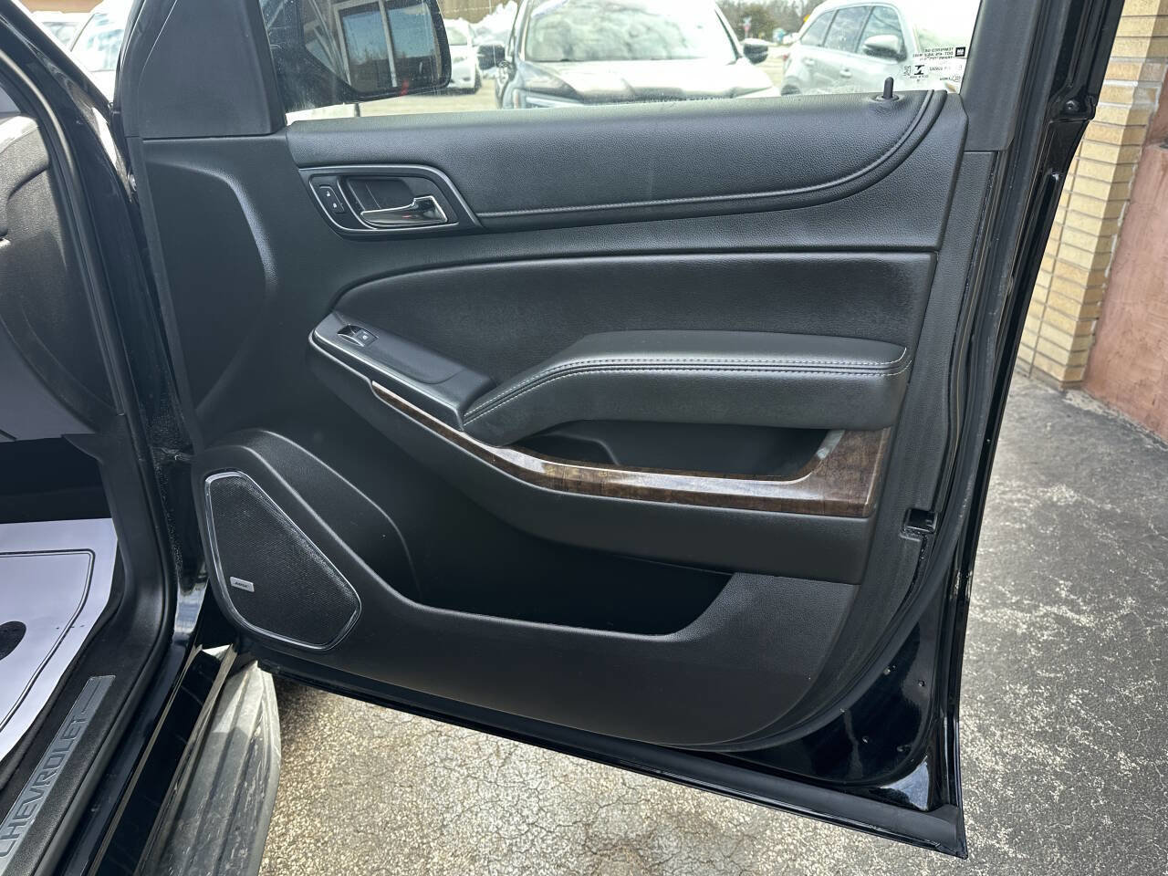 Used 2018 Chevrolet Suburban LT AWD/4WD image 19