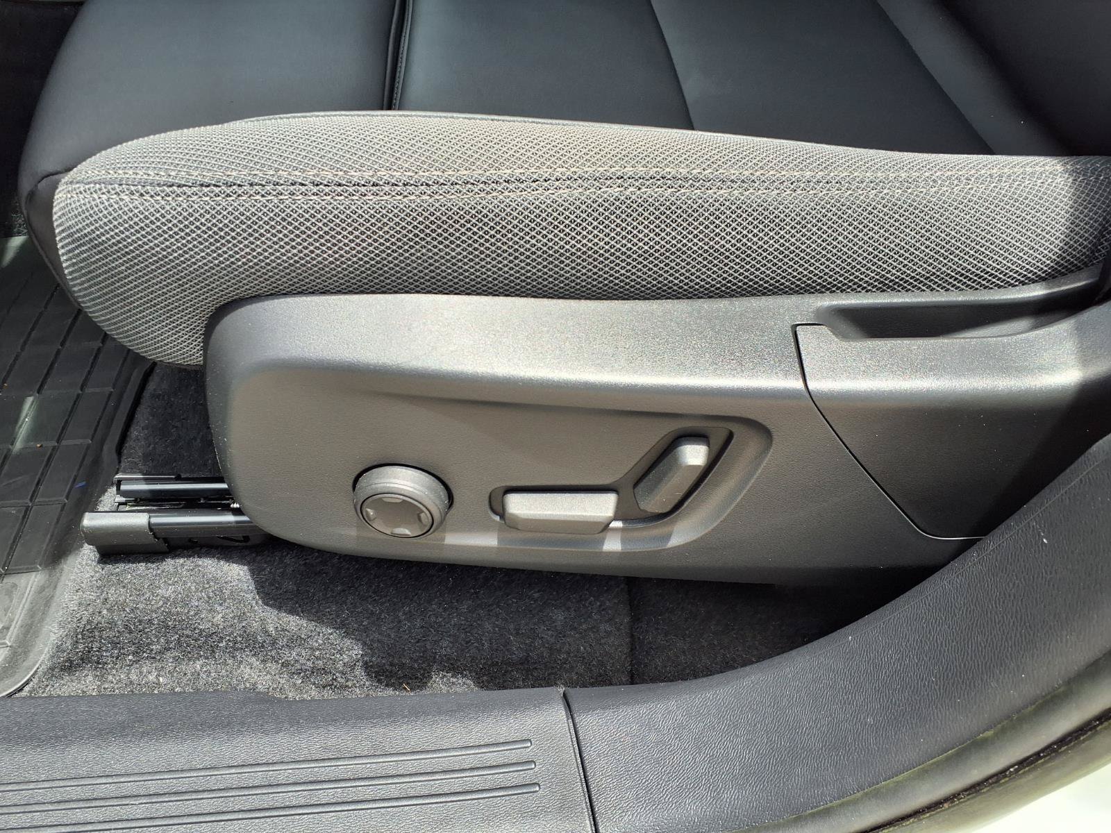 Certified 2023 Volvo XC40 Recharge Ultimate w/ Protection Package Premier AWD/4WD image 23