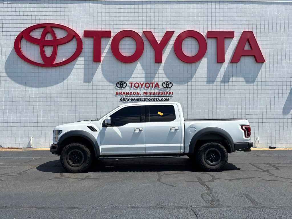 Used 2017 Ford F150 Raptor w/ Equipment Group 802A Luxury AWD/4WD image 4