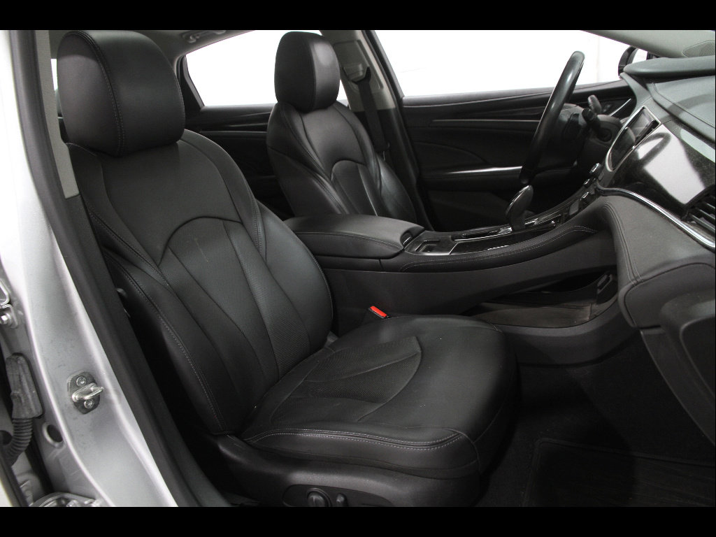 Used 2019 Buick LaCrosse Essence w/ Sun and Shade Package AWD/4WD image 16