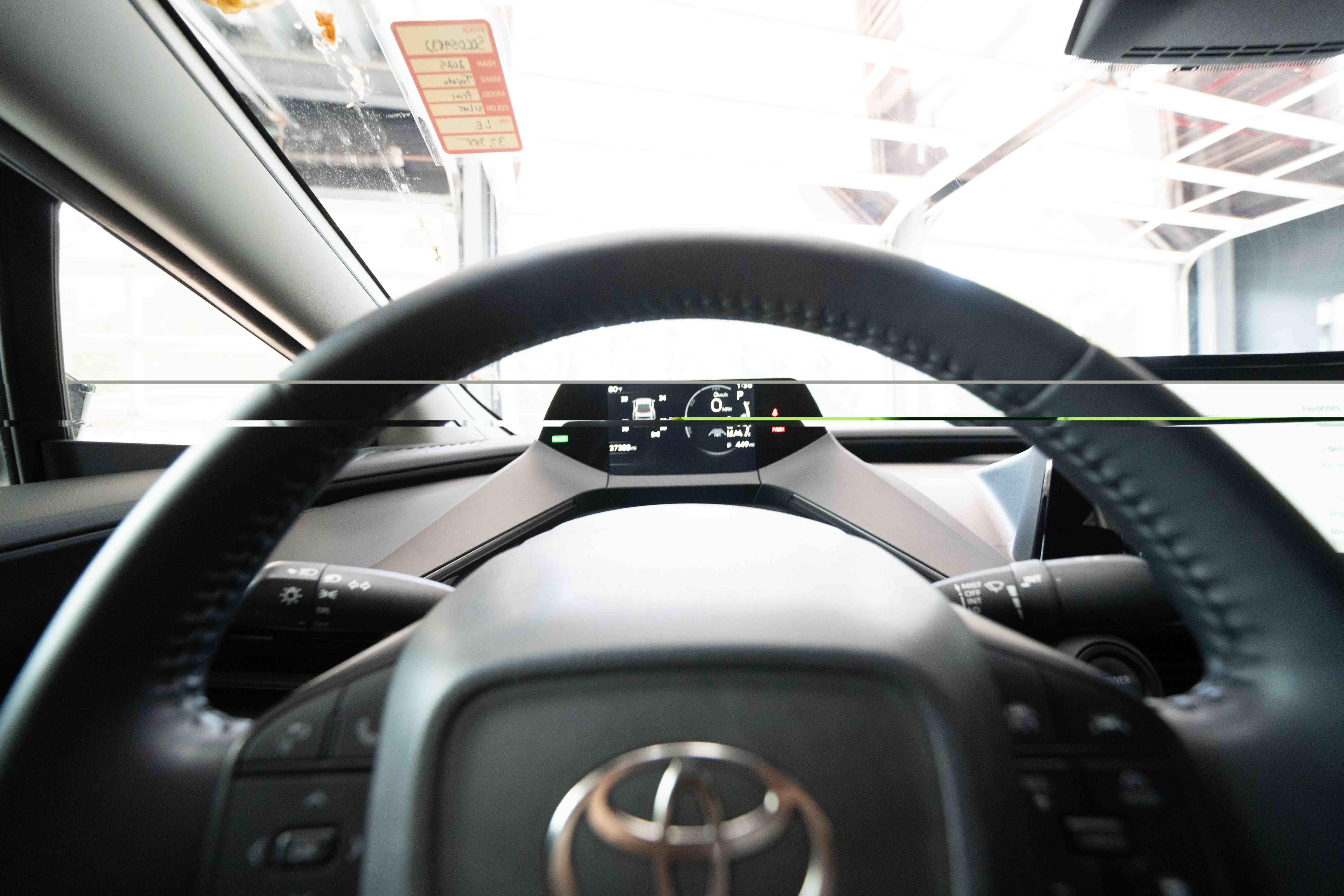 Used 2025 Toyota Prius LE FWD image 15