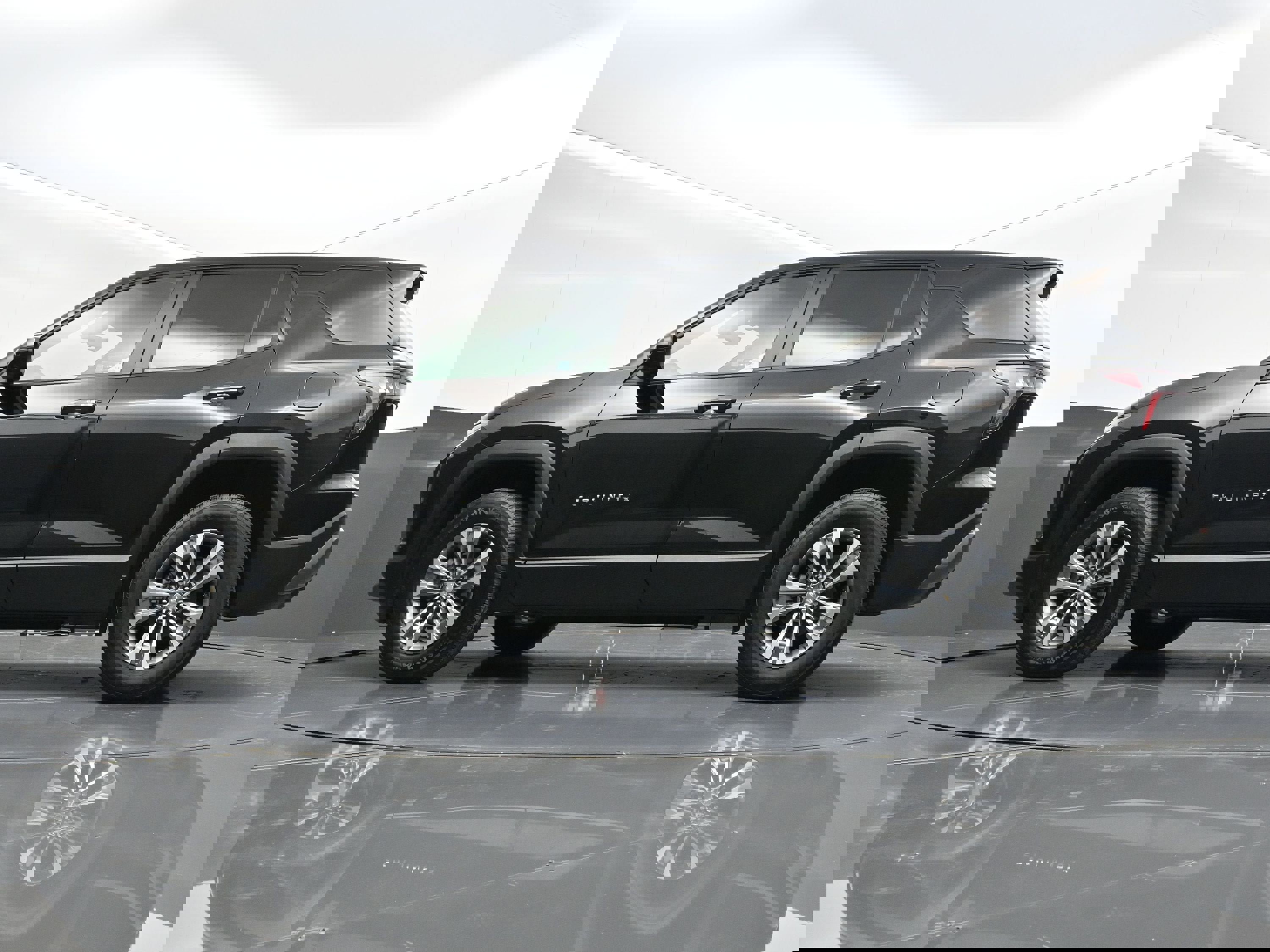 Used 2025 Chevrolet Equinox LT w/ Safety and Technology Package image 38
