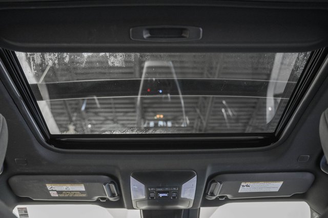 Used 2024 Toyota RAV4 SE image 33