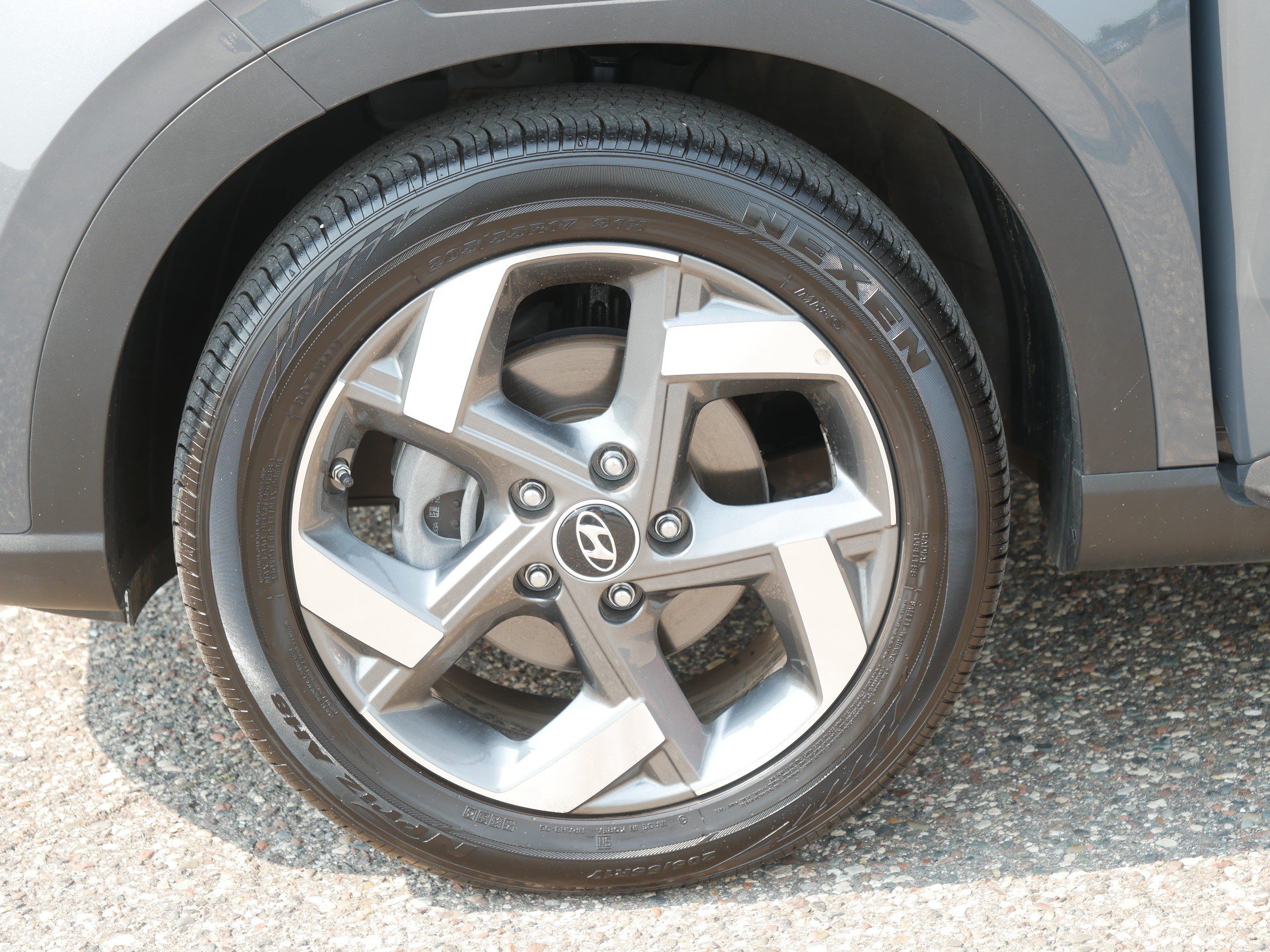 Used 2025 Hyundai Venue SEL FWD image 15