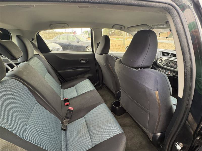 Used 2012 Toyota Yaris SE image 18