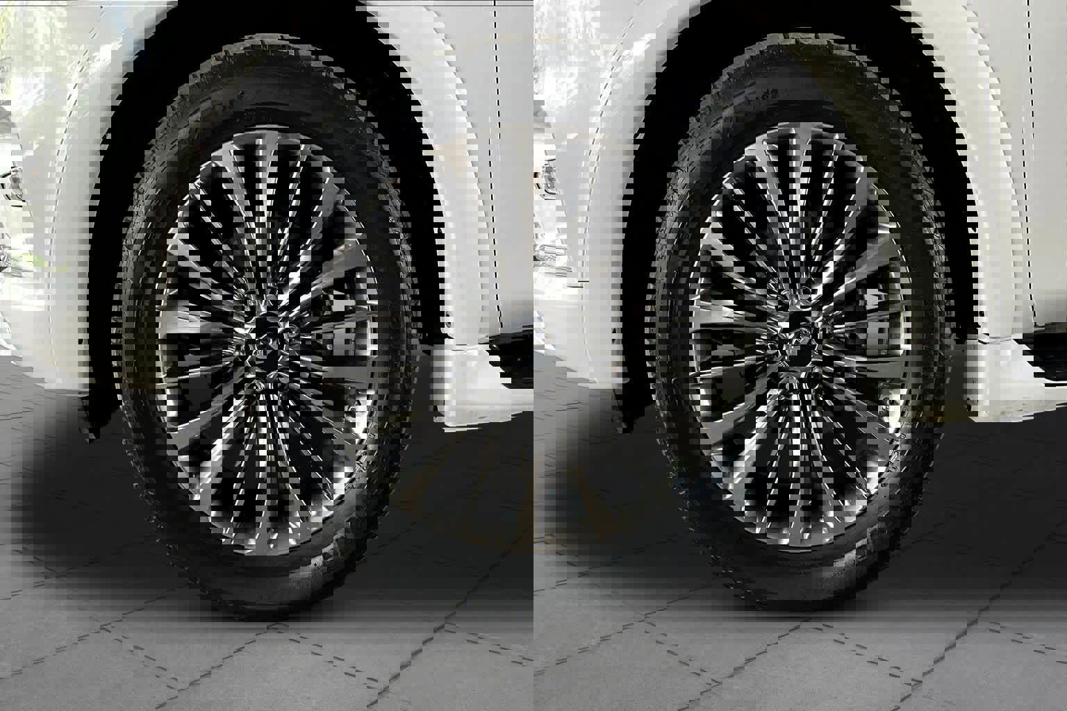 Used 2019 INFINITI QX80 Luxe w/ 22" Wheel Package image 10