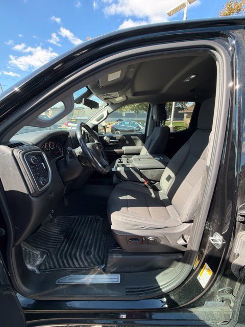 Used 2021 Chevrolet Silverado 1500 LT AWD/4WD image 16