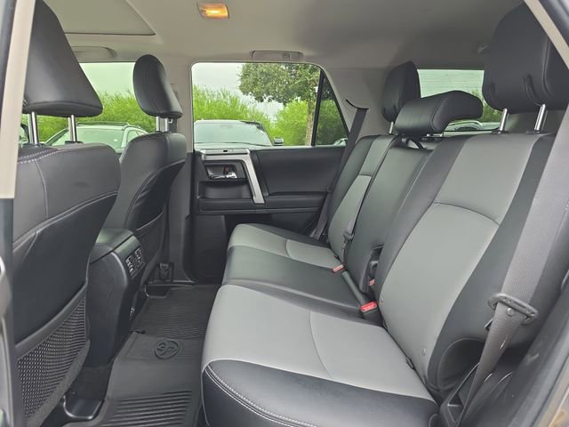 Used 2022 Toyota 4Runner SR5 Premium w/ Moonroof Package AWD/4WD image 14