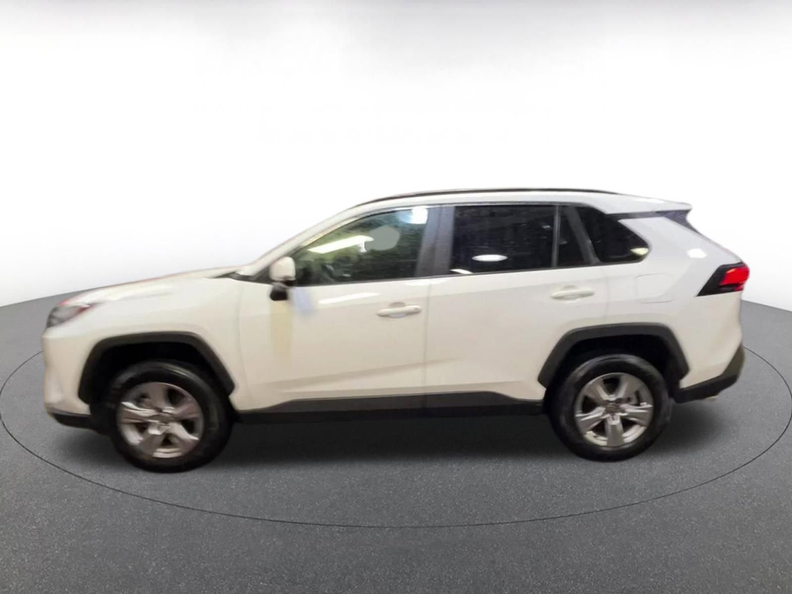 Used 2025 Toyota RAV4 XLE image 9