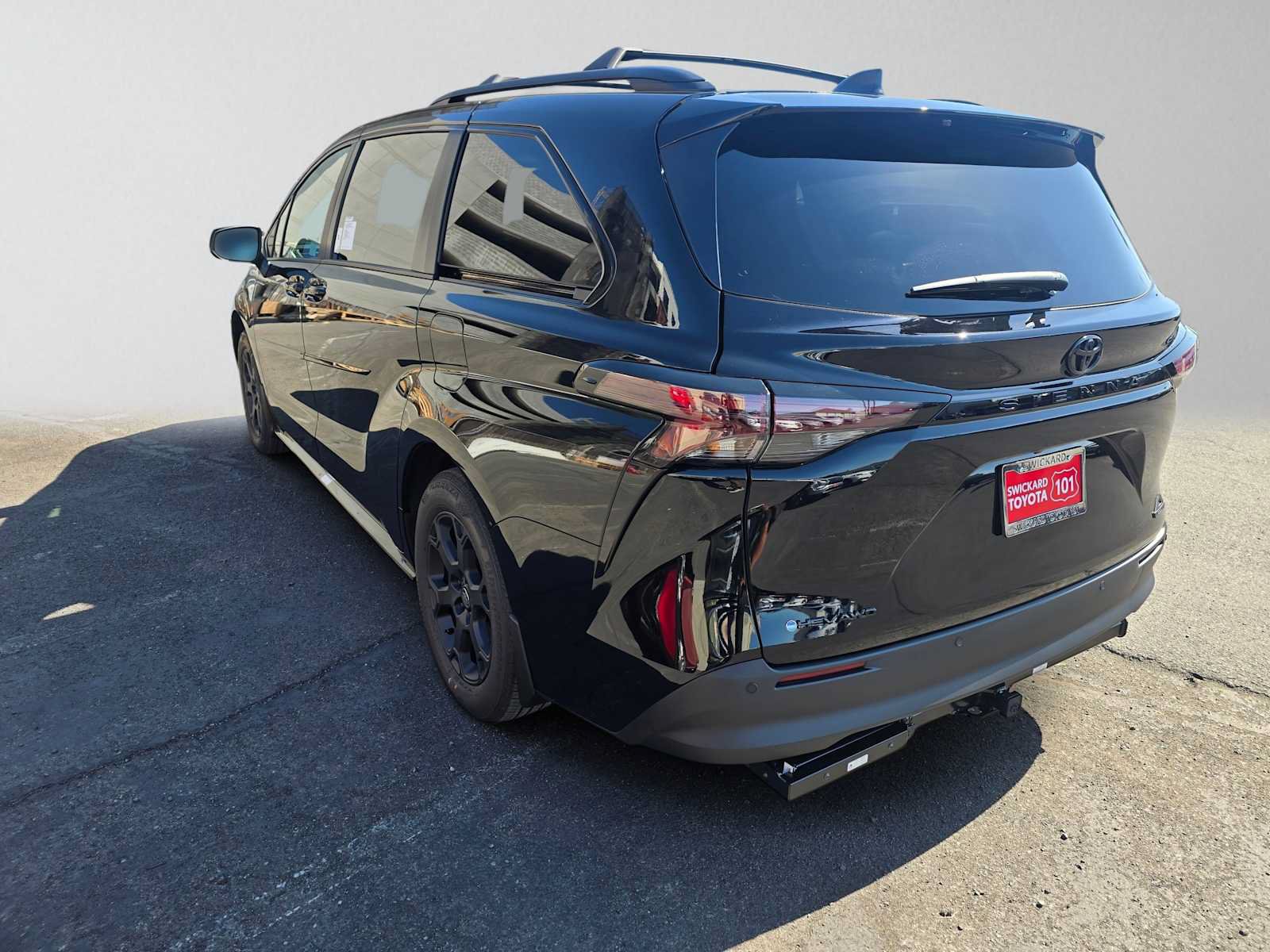New 2026 Toyota Sienna XLE Woodland Edition AWD/4WD image 5