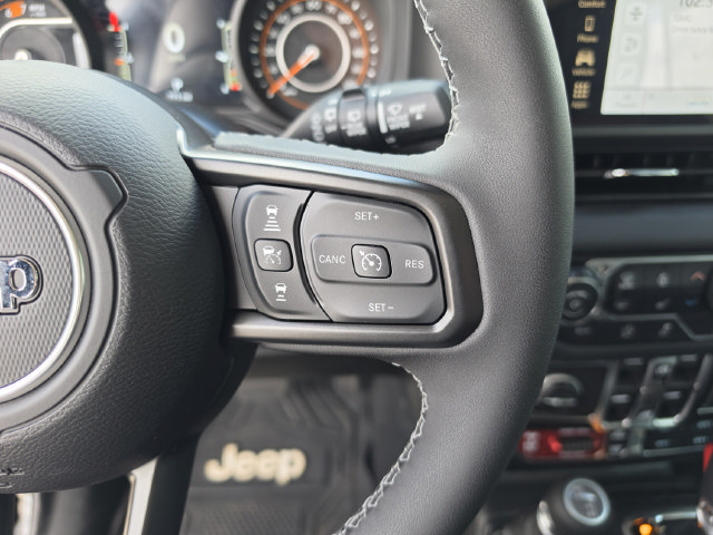 Used 2026 Jeep Wrangler Unlimited Rubicon AWD/4WD image 35