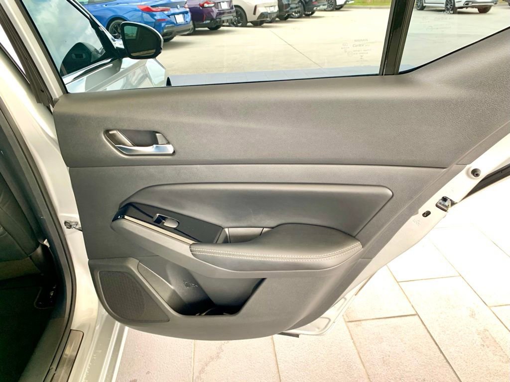 Used 2023 Nissan Altima 2.5 SL FWD image 24