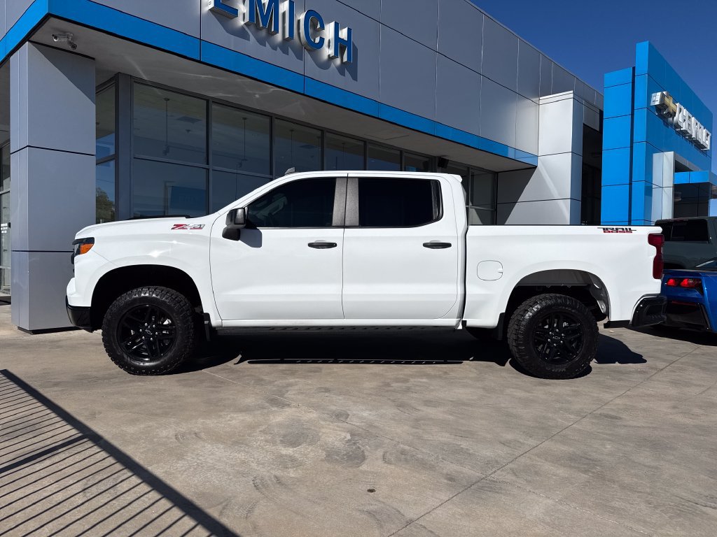 Used 2023 Chevrolet Silverado 1500 Custom Trail Boss AWD/4WD image 2