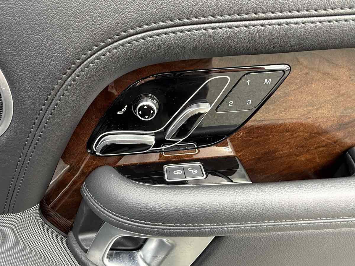 Used 2020 Land Rover Range Rover image 18