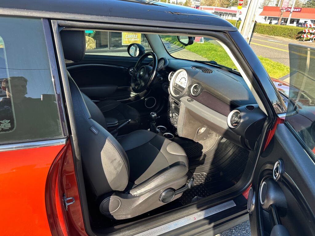 Used 2011 MINI Cooper S image 12