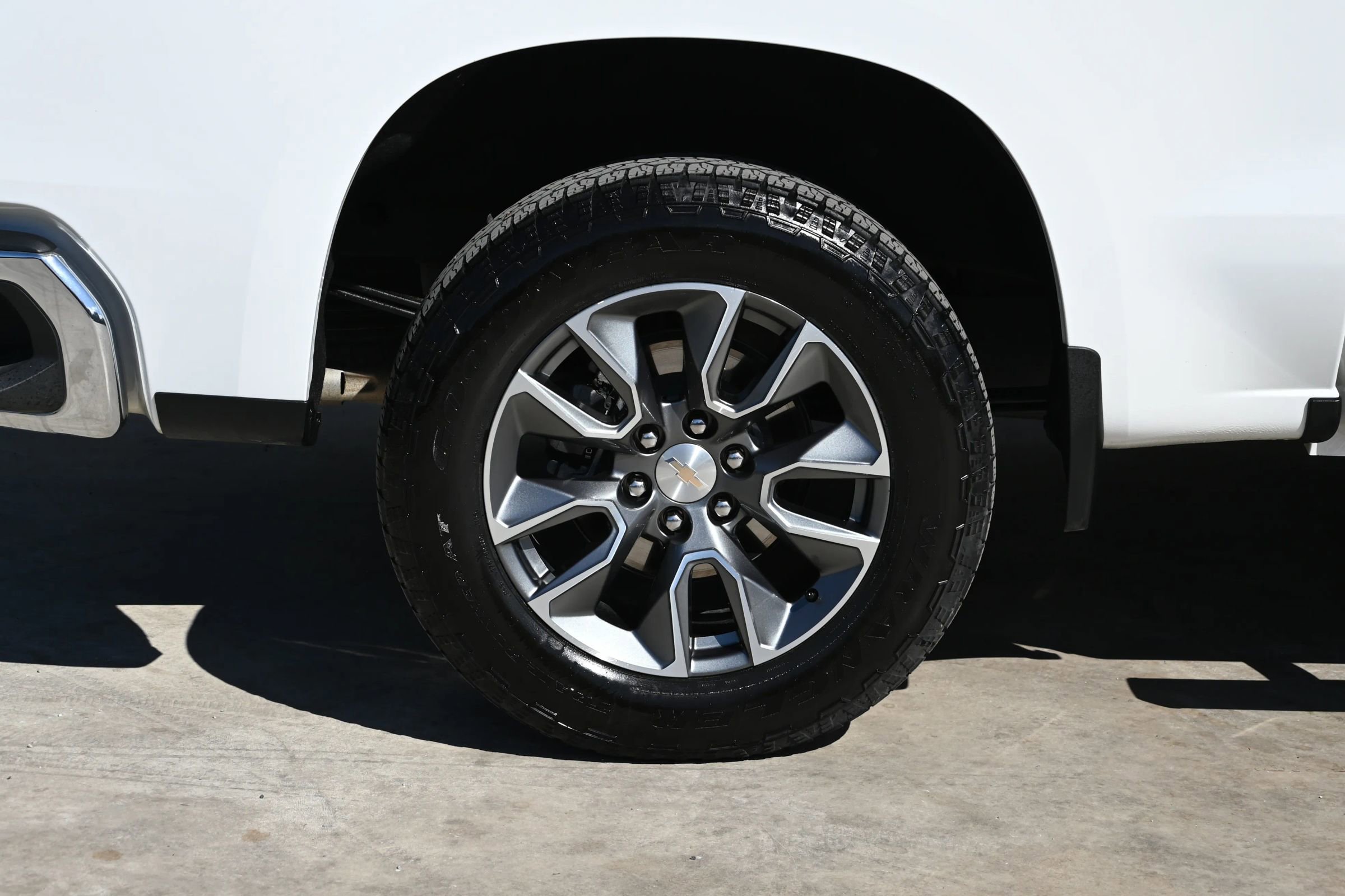 Used 2024 Chevrolet Silverado 1500 LT w/ Z71 Off-Road Package image 10