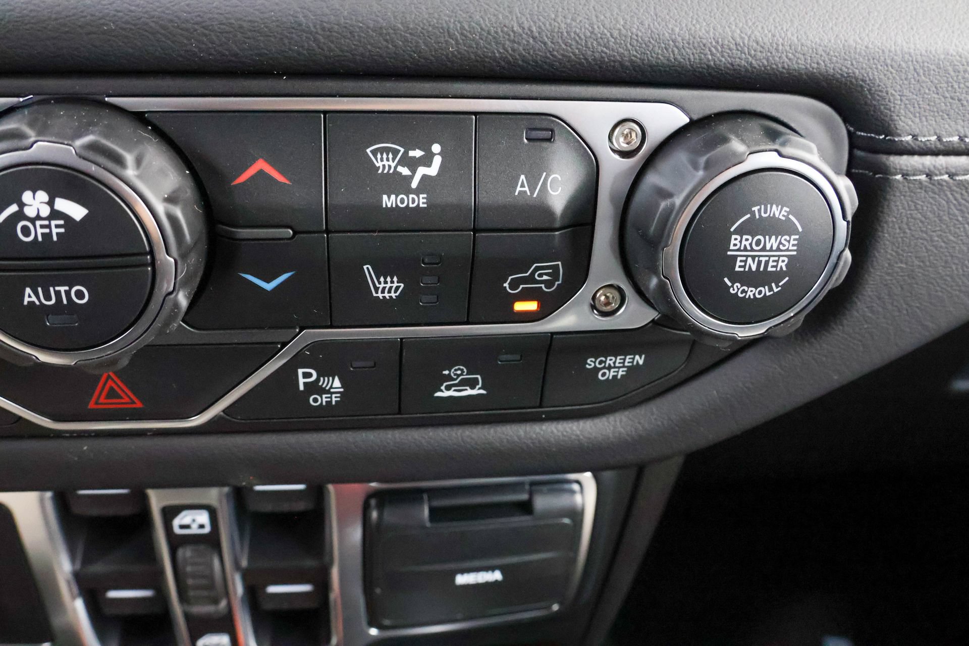 New 2026 Jeep Wrangler Unlimited Sahara AWD/4WD image 21
