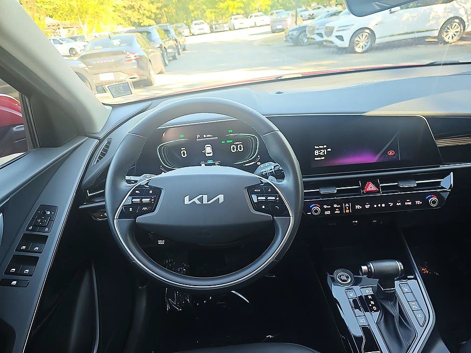 Used 2023 Kia Niro EX FWD image 17