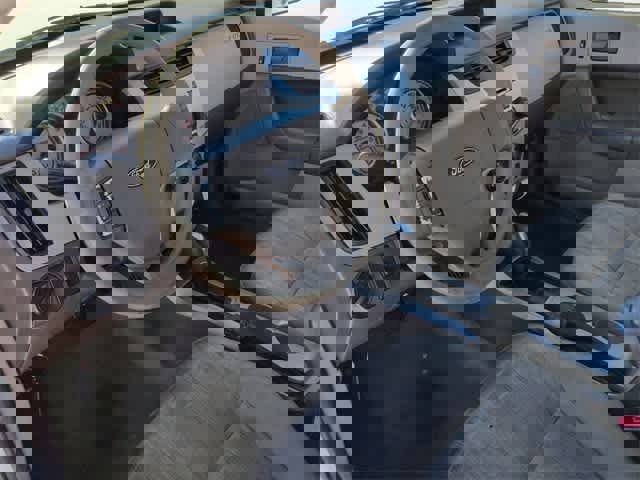 Used 2010 Ford Focus SE image 10