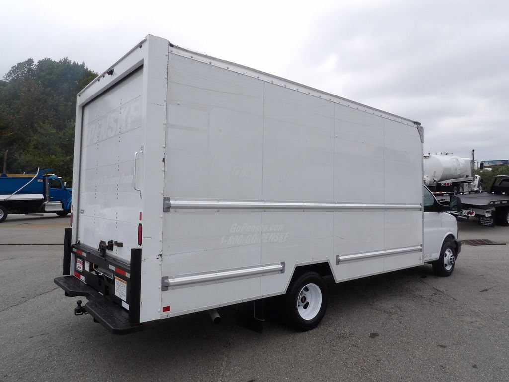 Used 2021 GMC Savana 3500 Extended w/ Power Convenience Package RWD image 7