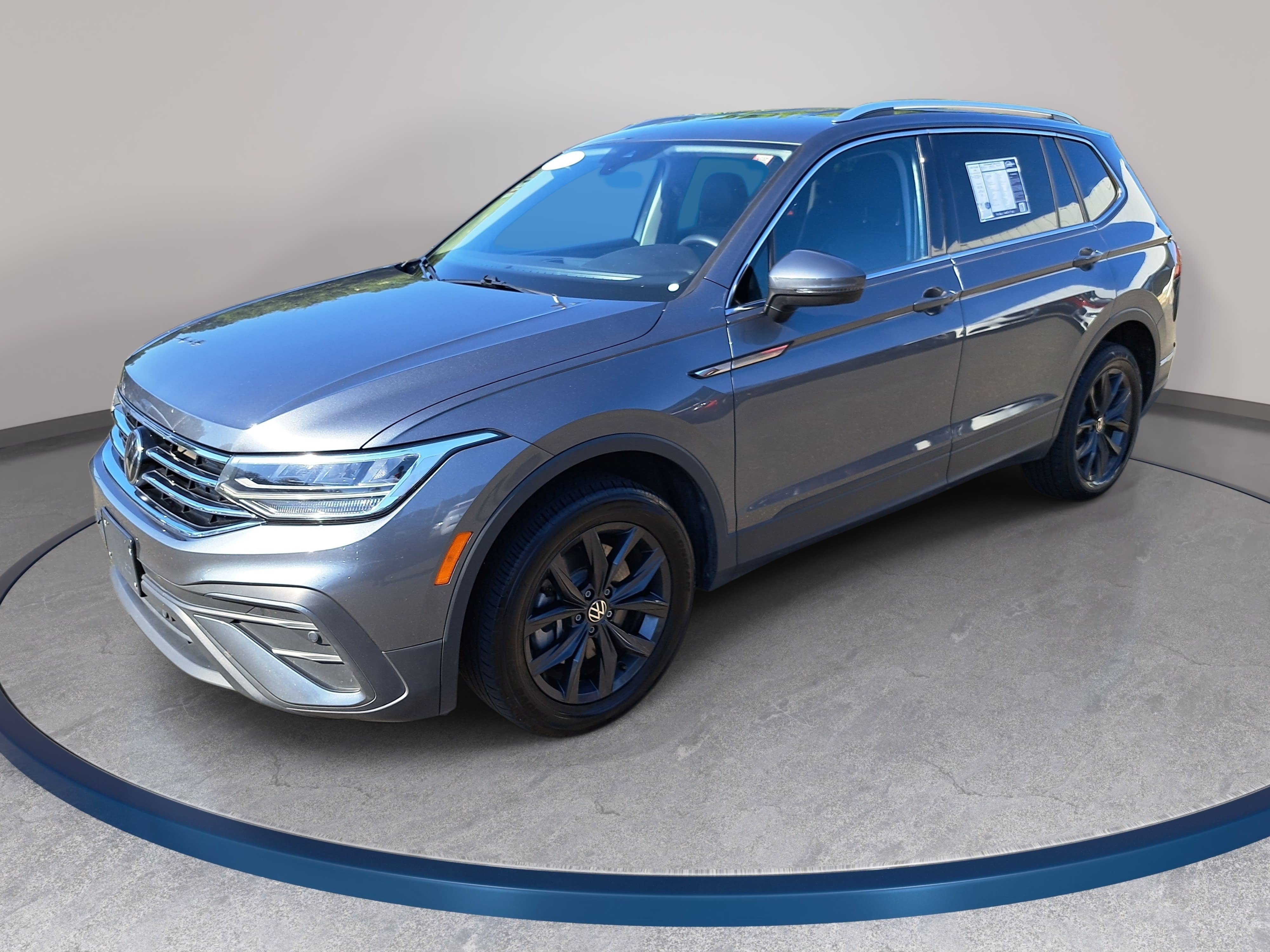 Used 2024 Volkswagen Tiguan SE FWD video 1