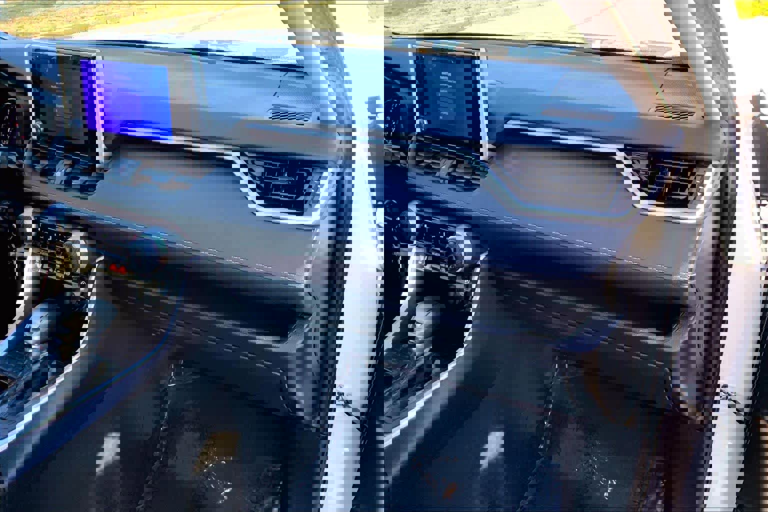 Used 2023 Toyota RAV4 LE image 18