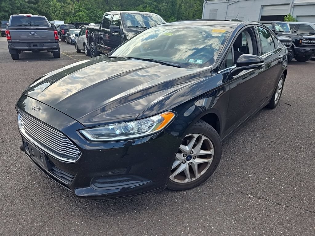 Used 2016 Ford Fusion SE w/ SE Cold Weather Package FWD image 3