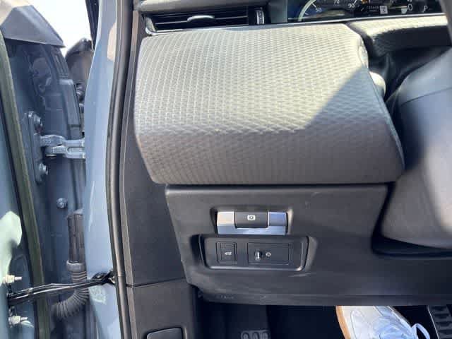 Used 2023 Land Rover Range Rover Evoque R-Dynamic S AWD/4WD image 10