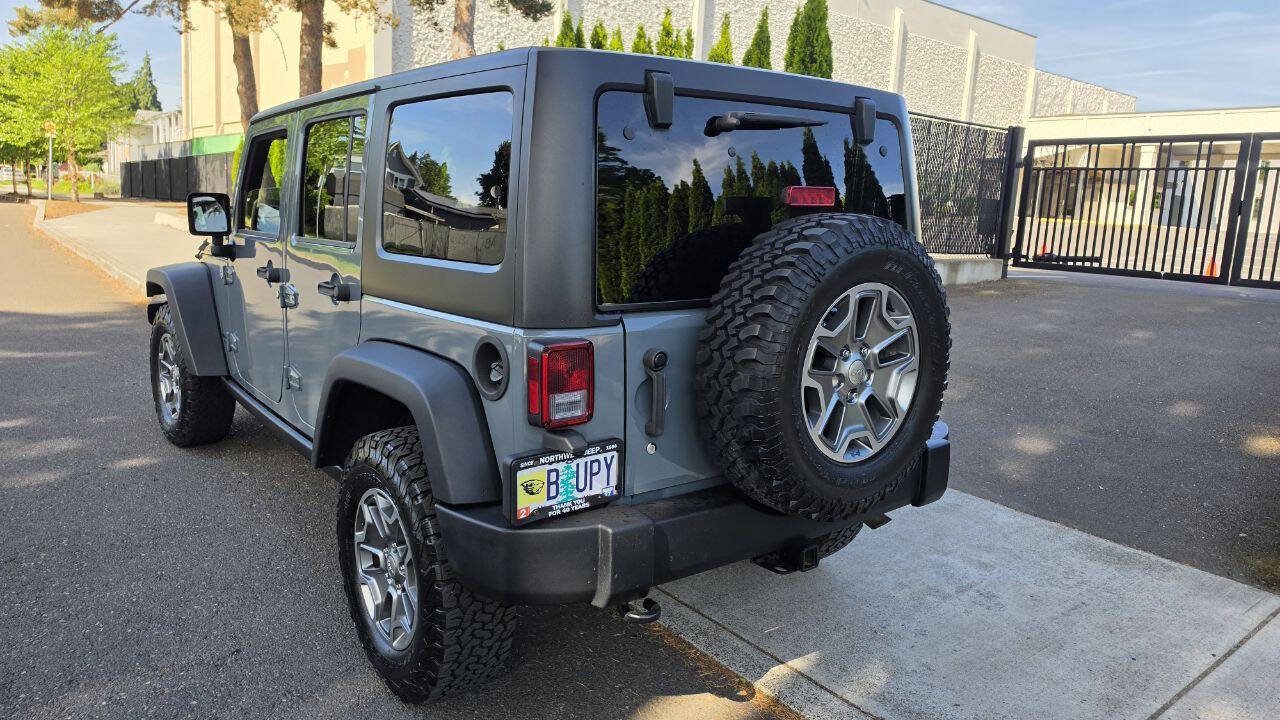 Used 2015 Jeep Wrangler Unlimited Rubicon w/ Connectivity Group AWD/4WD image 9